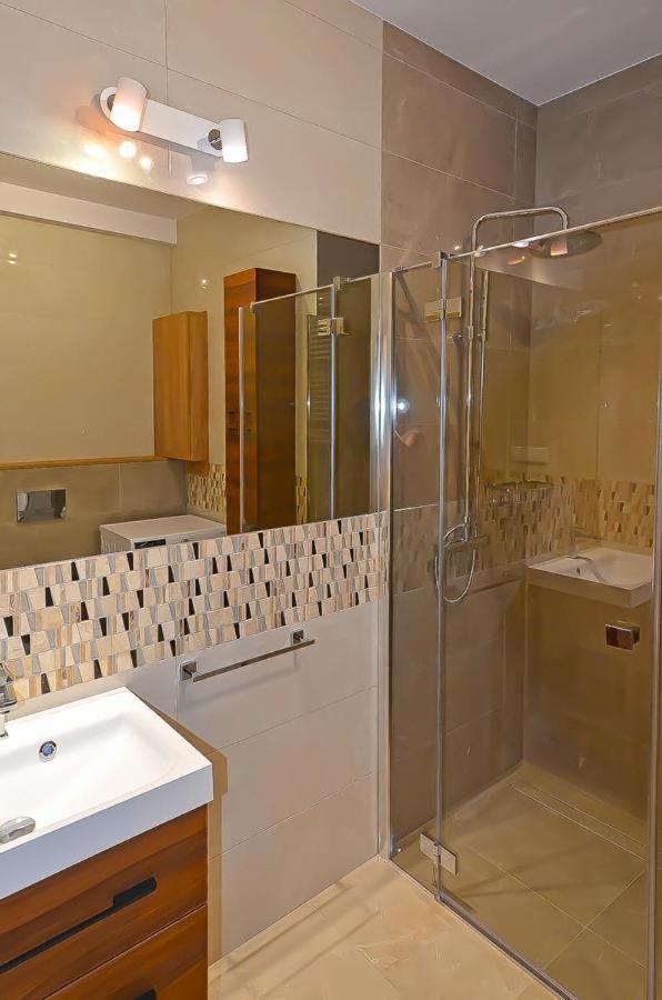 Beskid Apartment ชเจอร์ค ภายนอก รูปภาพ